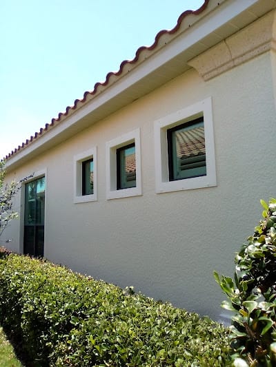side of home in an hoa community with exterior painting services completed in lakewood ranch near sarasota